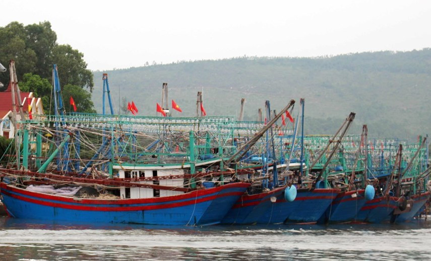 Hàng không huỷ hoãn bay, tàu ra đảo dừng hoạt động do bão số 4 ảnh 3