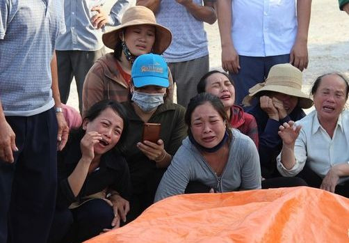 9 ngư dân tàu cá Nghệ An mất tích: Lời kể của thuyền viên được cứu sống ảnh 1