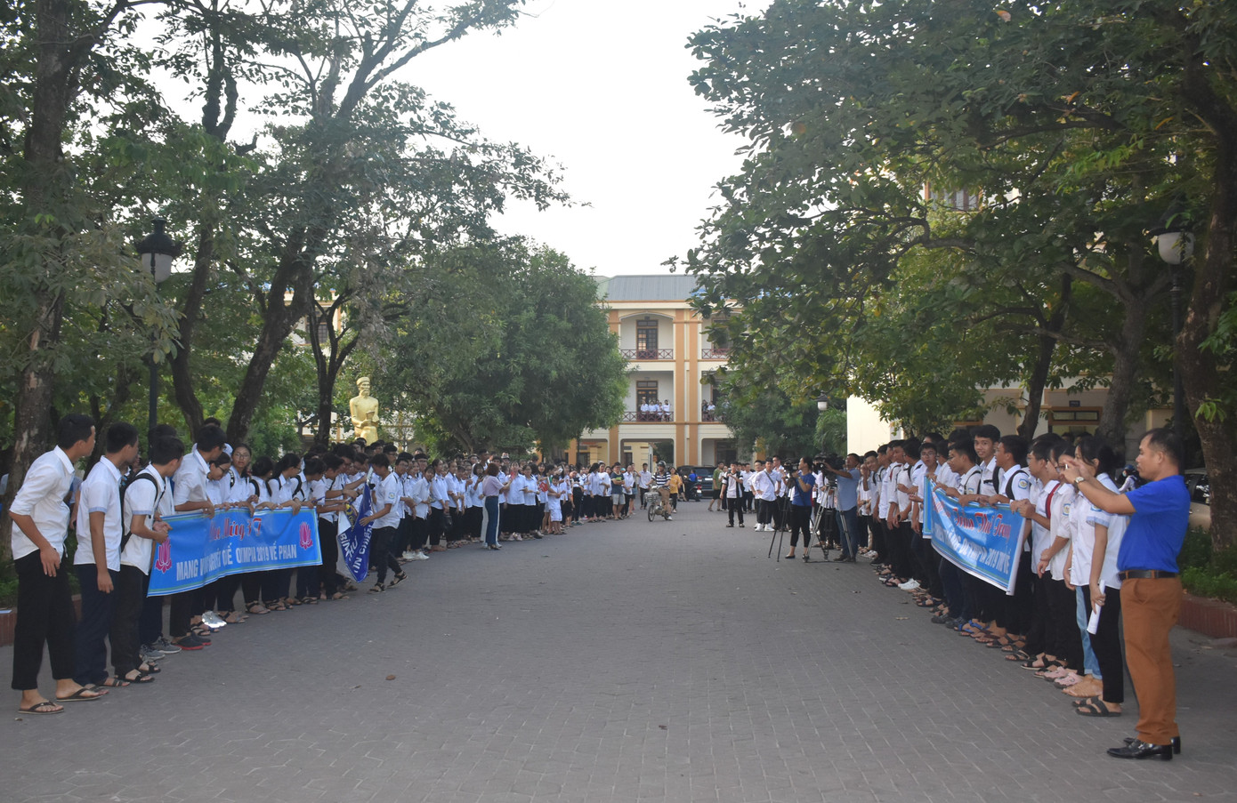 Quán quân Olympia 2019 Trần Thế Trung 'về nhà' ảnh 1