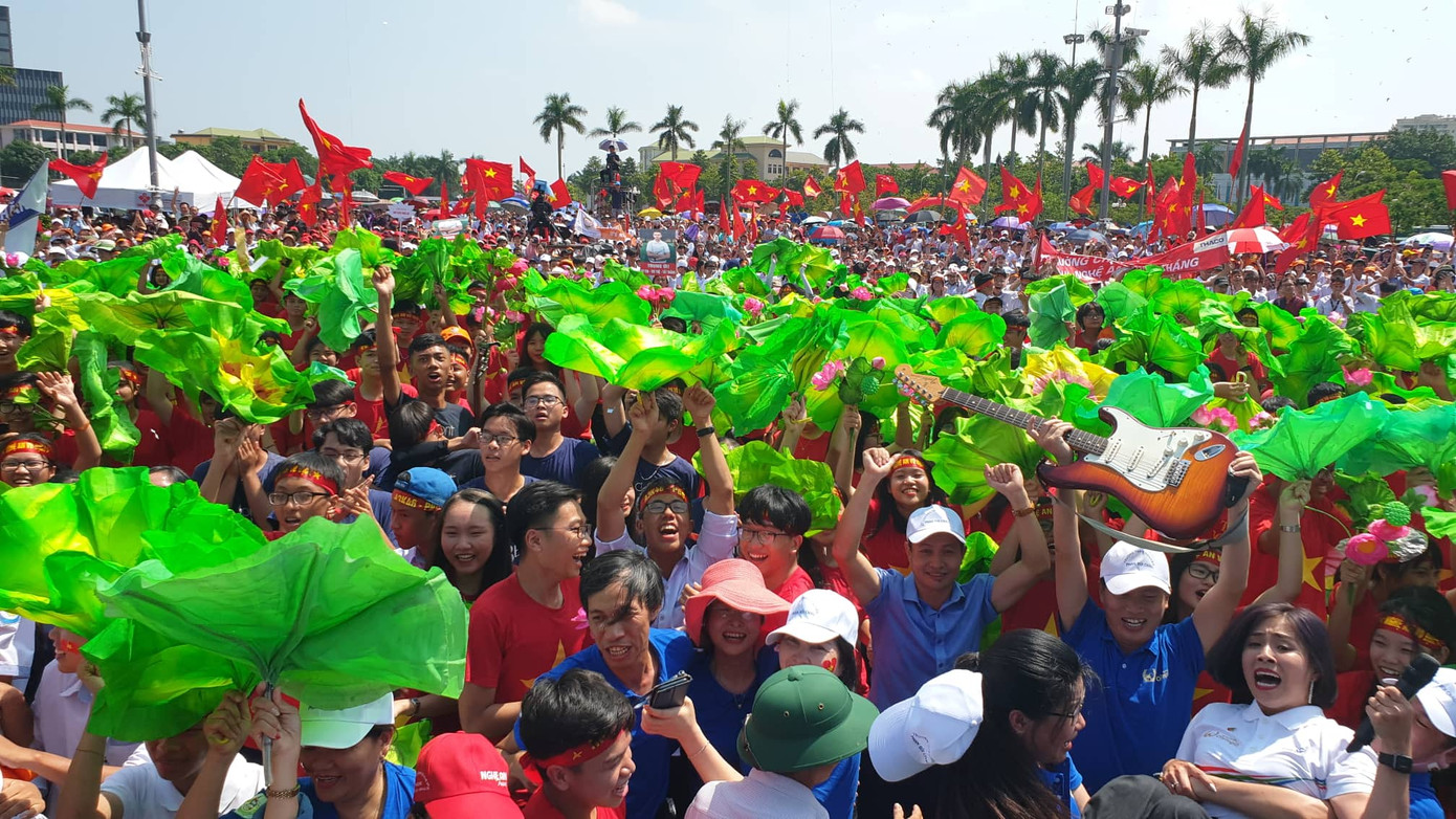 Giây phút vỡ òa cảm xúc tại quê nhà quán quân Đường lên đỉnh Olympia 2019 ảnh 3