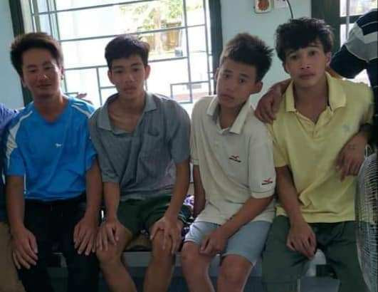 Tàu cá Nghệ An bị chìm trên biển Quảng Bình: Vợ khóc ngất gọi tên chồng ảnh 4