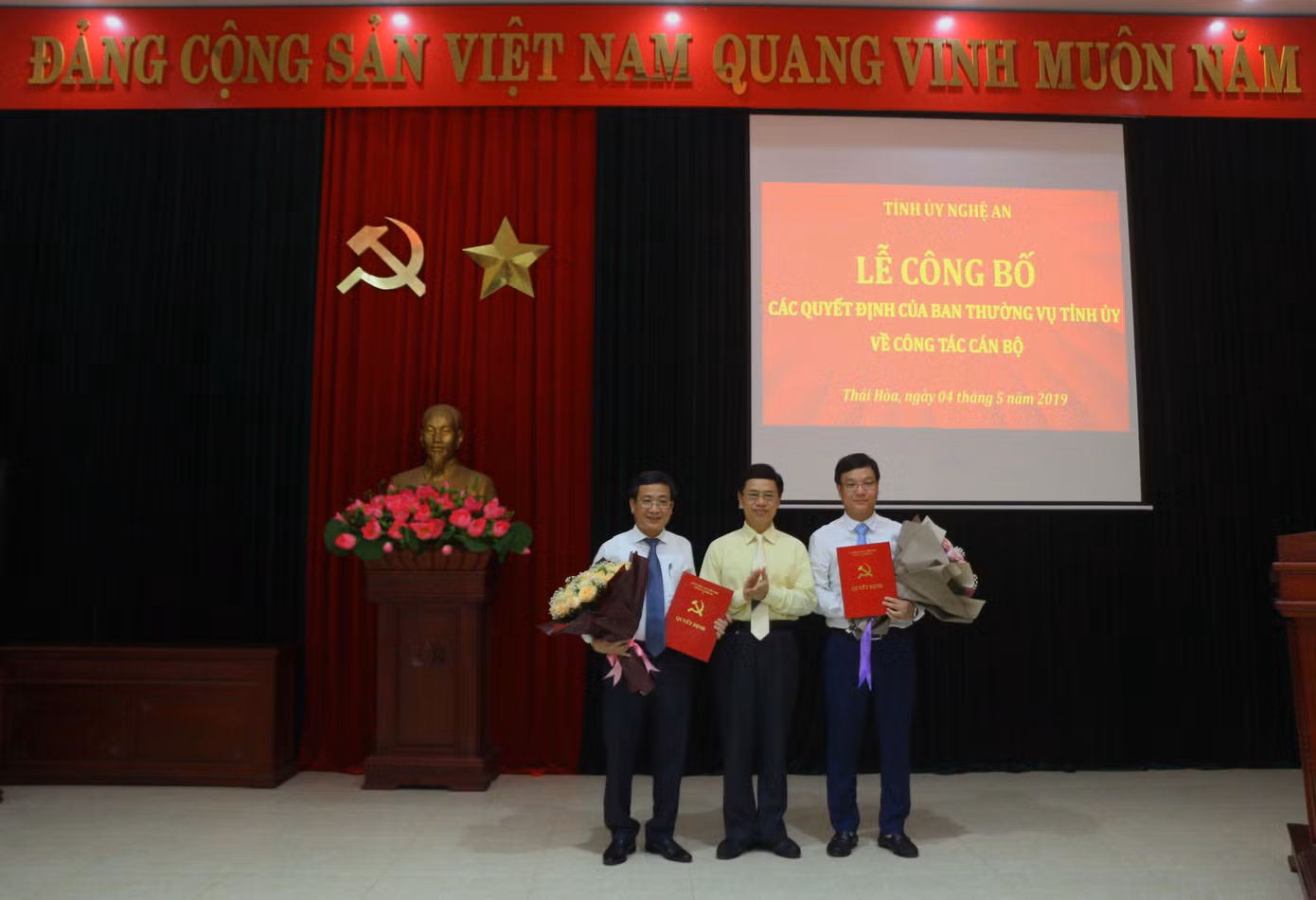 Bí thư Tỉnh đoàn Nghệ An được điều động làm Bí thư Thị ủy Thái Hòa ảnh 1