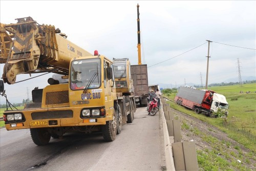 Tai nạn liên hoàn trên đoạn đường tránh quốc lộ 1A ảnh 2