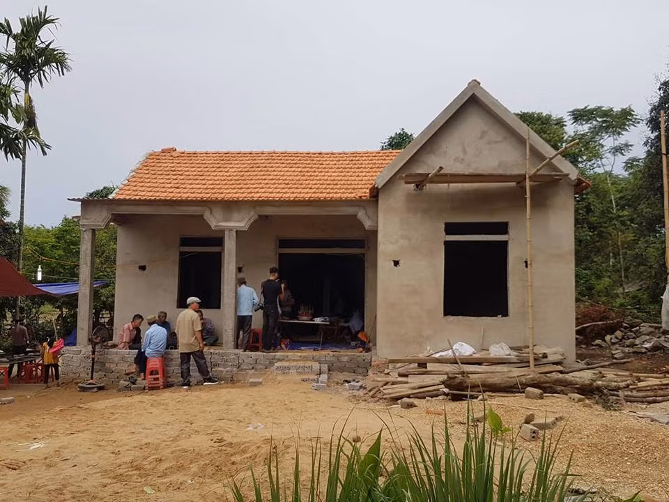 Vụ 4 người bị điện giật tử vong:Đại tang xóm nghèo, bi đát cảnh mồ côi ảnh 1