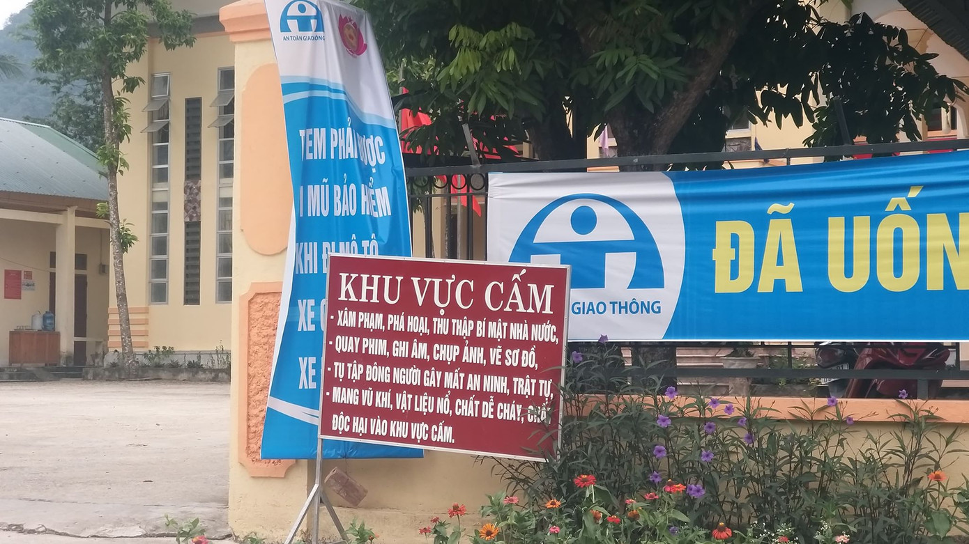 Hàng loạt trụ sở UBND ở Nghệ An dựng biển cấm quay phim, chụp ảnh ảnh 3