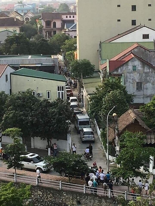 Cận cảnh cả trăm chiến sĩ công an mang súng khám xét, thu giữ 6 tạ ma túy ảnh 1