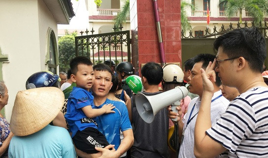 Trường mầm non phát hoả giữa trưa, phụ huynh nháo nhác đến đón con ảnh 1