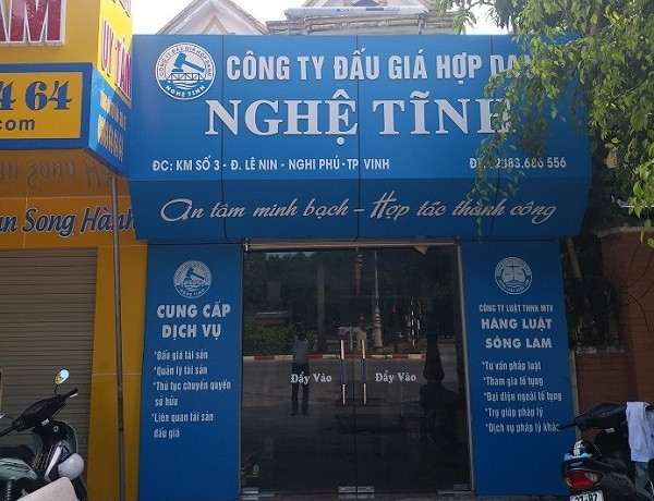 Tạm giữ Giám đốc công ty đấu giá vì nhận tiền 'bồi dưỡng' của người dân ảnh 1