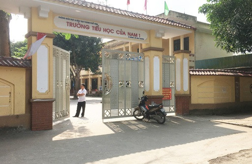 Nam sinh lớp 5 đâm gục bạn trên lớp vì không chịu... xin lỗi ảnh 1