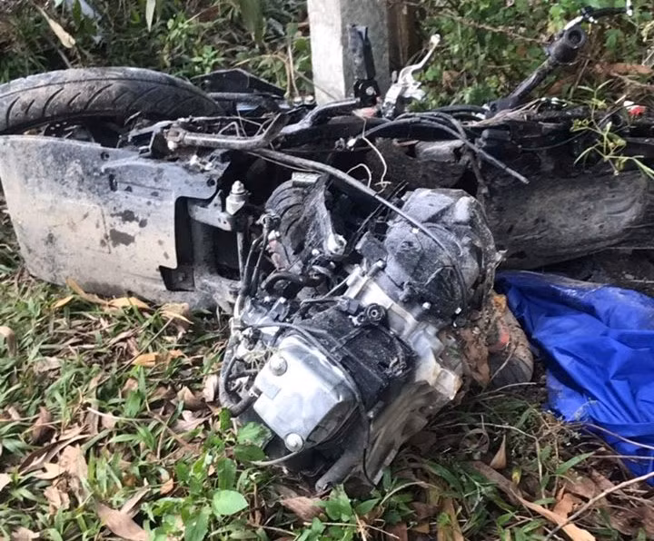 Xe máy đối đầu với ô tô bán tải, hai vợ chồng tử vong tại chỗ ảnh 3