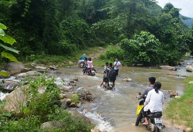 Trường học ở xã nghèo nhất Nghệ An tổ chức khai giảng sớm ảnh 1