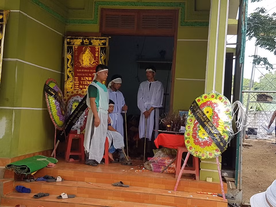 Vụ 4 người bị điện giật tử vong:Đại tang xóm nghèo, bi đát cảnh mồ côi ảnh 4