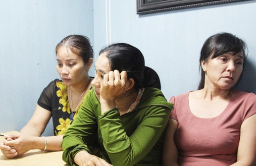 Xúc động giây phút đón 7 thuyền viên sống sót được đưa vào bờ ảnh 3