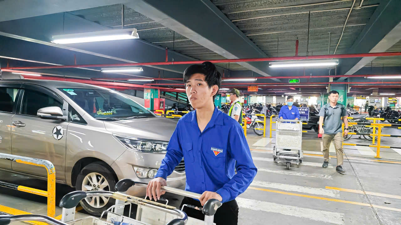 Lực lượng đoàn viên thanh niên tham gia hỗ trợ trong khung giờ cao điểm từ ngày 22 đến 27/1 (23 – 28 tháng Chạp) và từ ngày 1 đến 3/2 (mùng 4 - mùng 6 tháng Giêng).