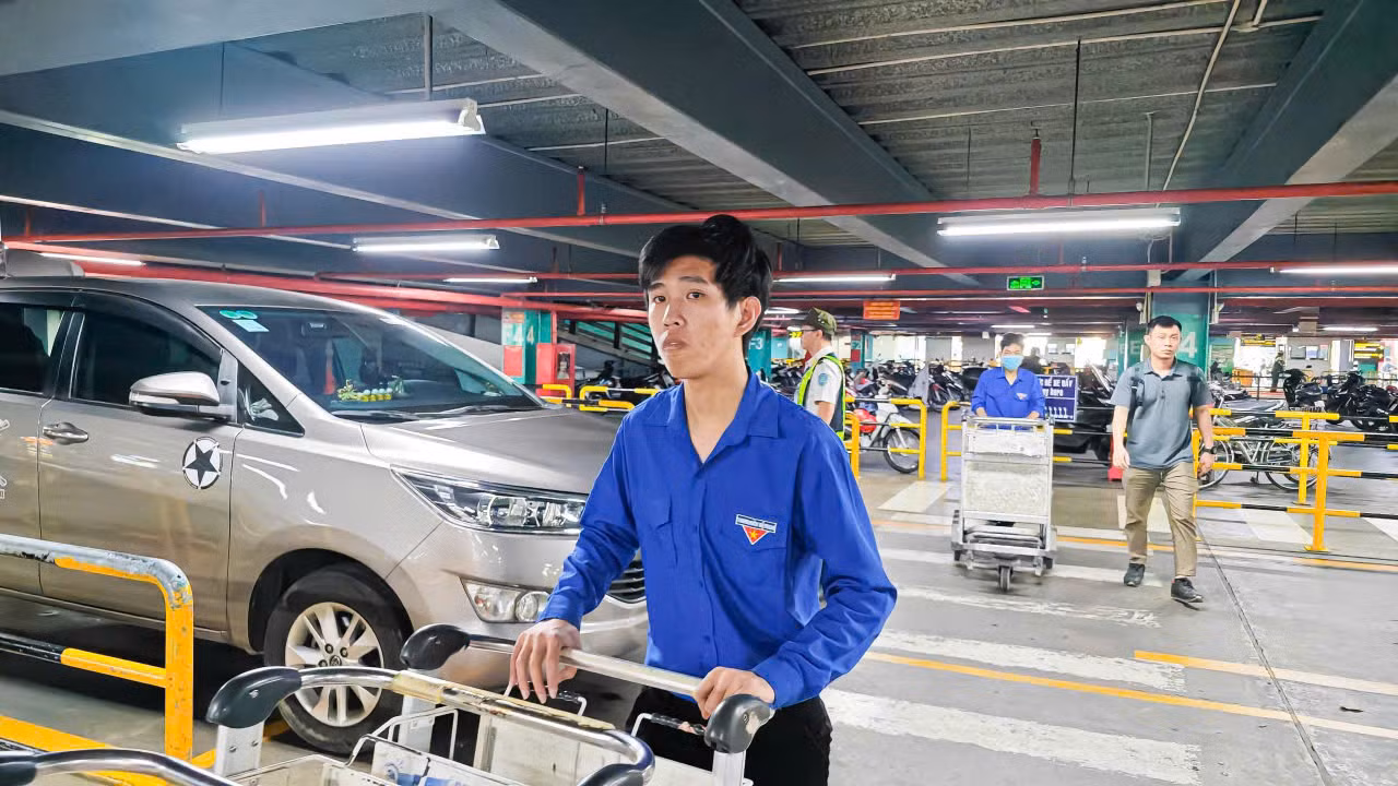 Lực lượng đoàn viên thanh niên tham gia hỗ trợ trong khung giờ cao điểm từ ngày 22 đến 27/1 (23 – 28 tháng Chạp) và từ ngày 1 đến 3/2 (mùng 4 - mùng 6 tháng Giêng).