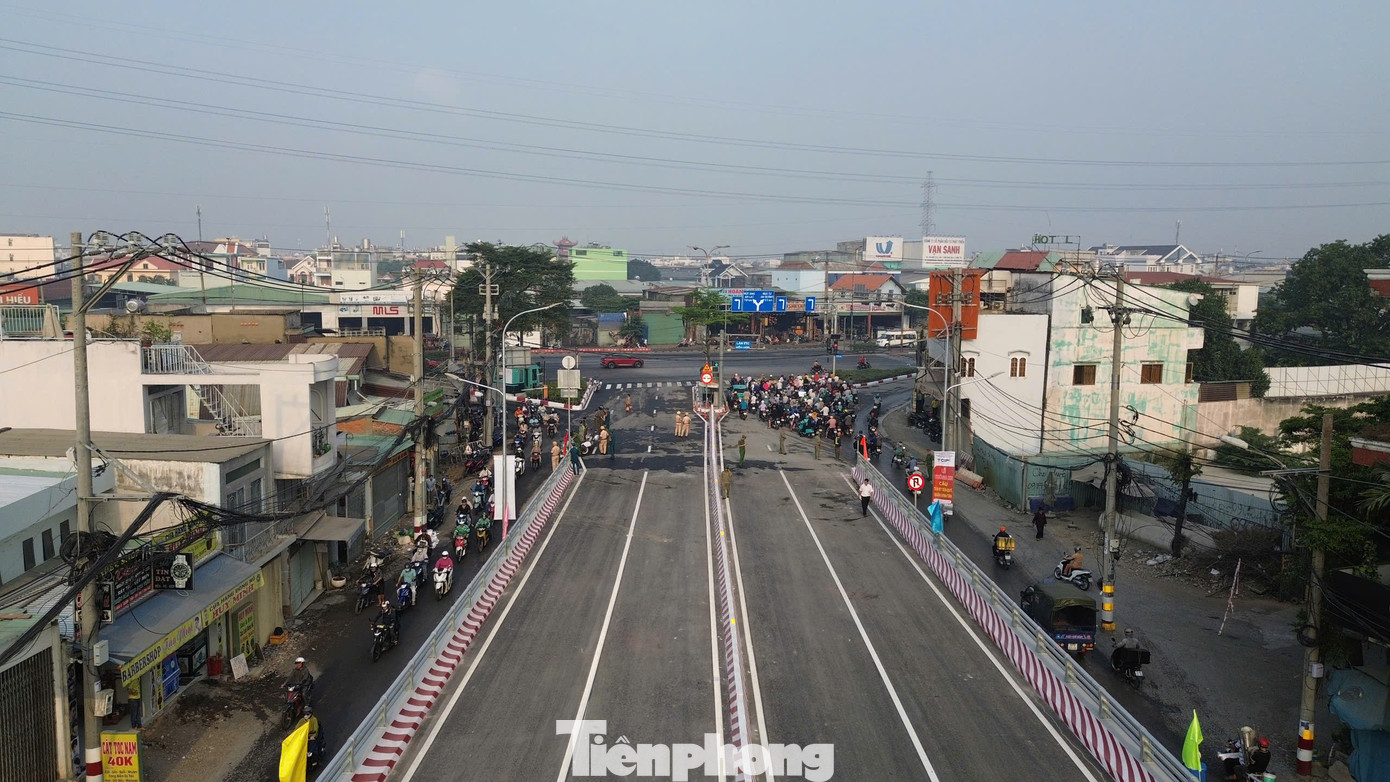 Cầu Tân Kỳ Tân Quý - nút giao với quốc lộ 1. Ảnh: A.X