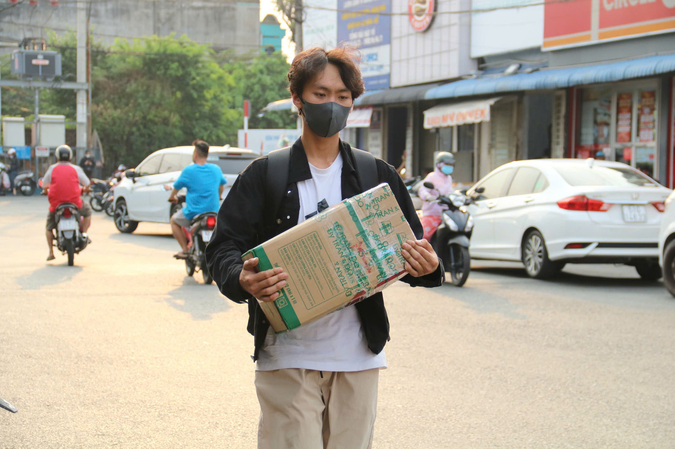 Hình ảnh ghi nhận tại bến xe Miền Tây vào chiều 20/1. Ảnh: CTV Hình ảnh ghi nhận tại bến xe Miền Tây vào chiều 20/1. Ảnh: CTV