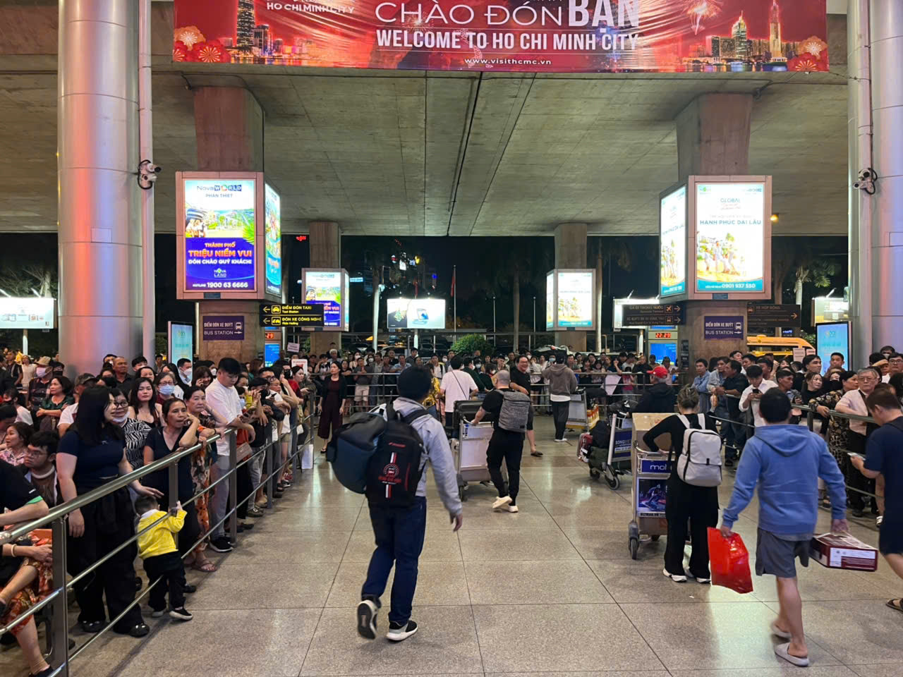 Bên ngoài khu vực ga quốc tế. Ảnh: CTV