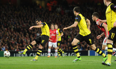 Pha ghi bàn của Dortmund.