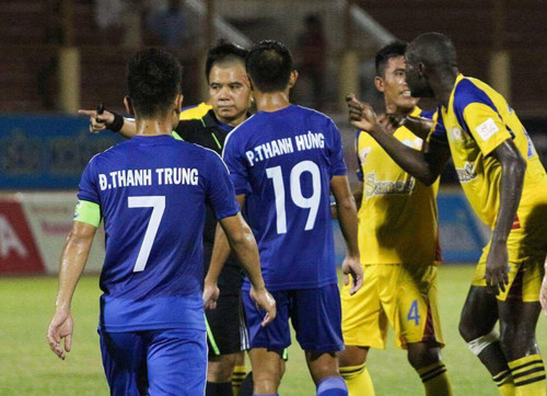 Những lùm xùm của trọng tài ở V-League 2016 ảnh 3