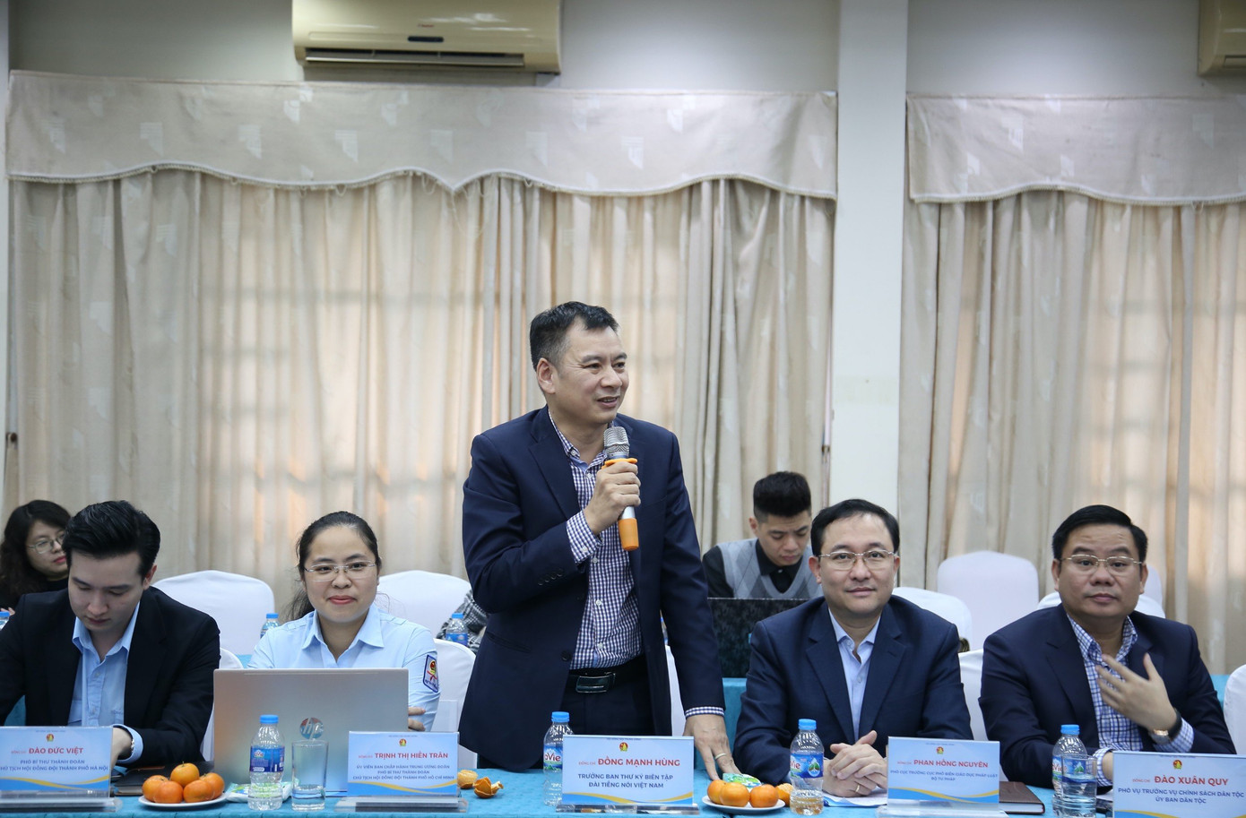 Các đại biểu trao đổi, thảo luận tại hội nghị. Các đại biểu trao đổi, thảo luận tại hội nghị.