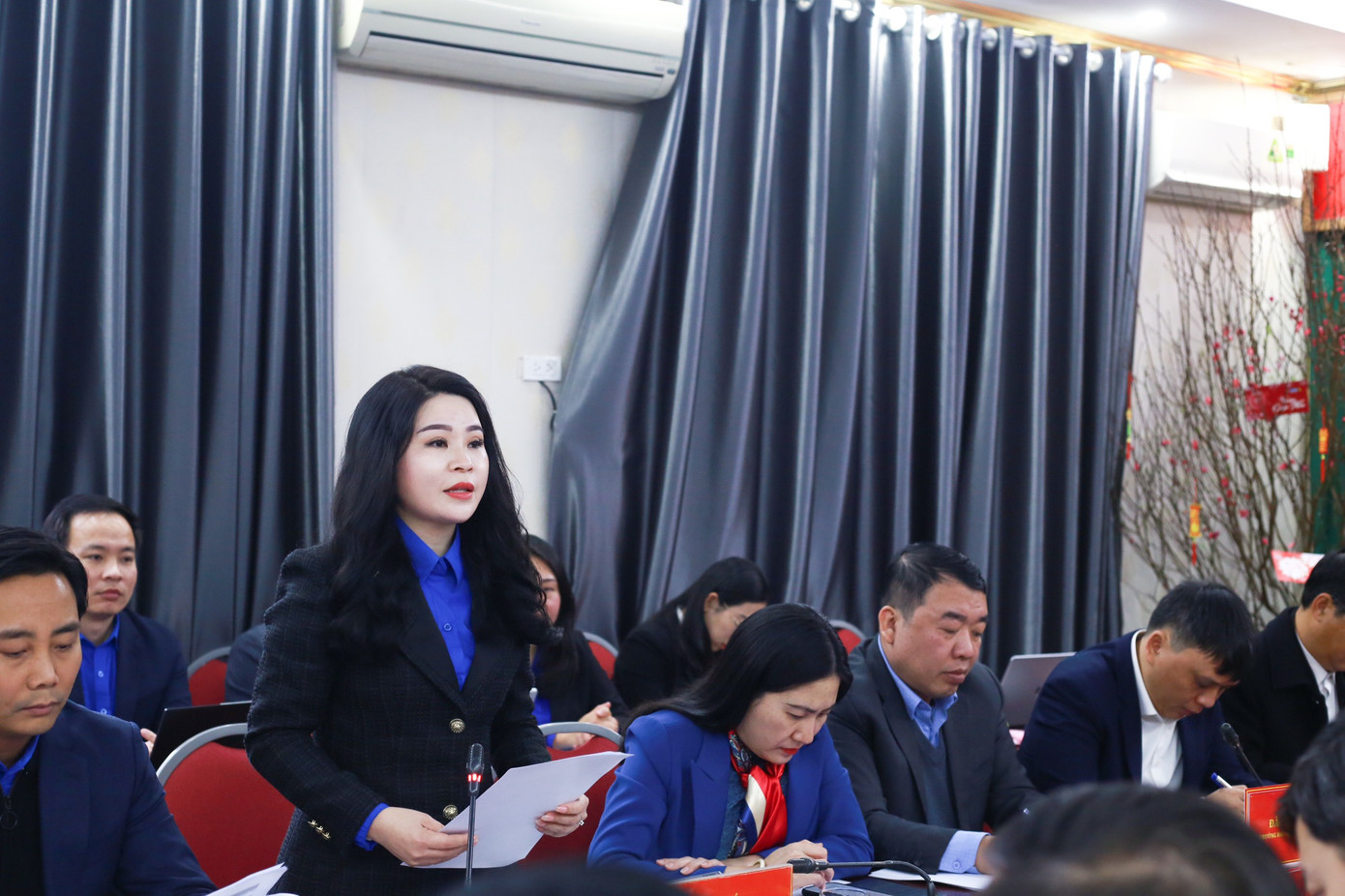 Chị Chu Hồng Minh - Bí thư Thành Đoàn Hà Nội báo cáo các nhiệm vụ công tác trong năm 2024