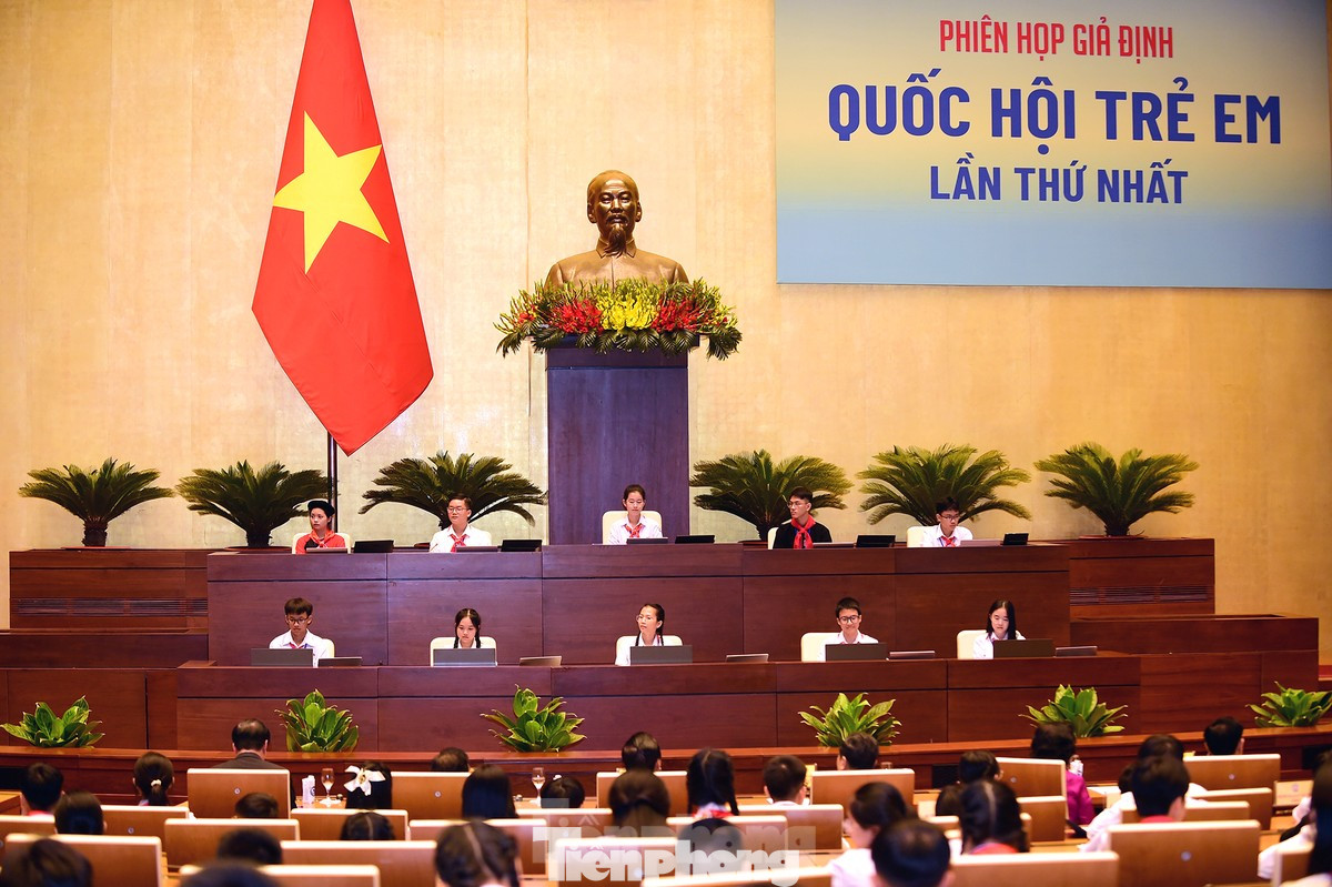 Phiên họp giả định “Quốc hội trẻ em” lần thứ I - năm 2023. Phiên họp giả định “Quốc hội trẻ em” lần thứ I - năm 2023.