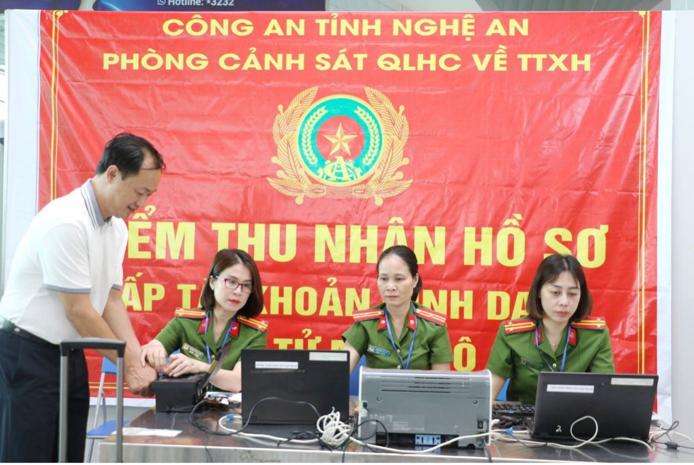 Tuyên truyền, hướng dẫn và hỗ trợ thu nhận định danh điện tử mức 2.