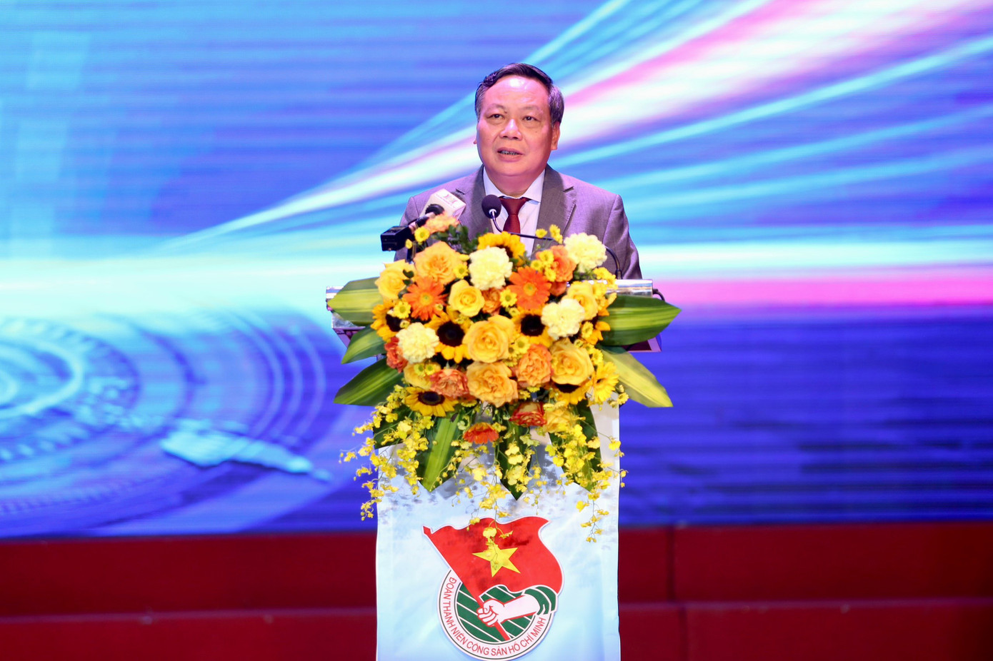 Phó Bí thư Thành ủy Hà Nội Nguyễn Văn Phong phát biểu tại hội nghị.