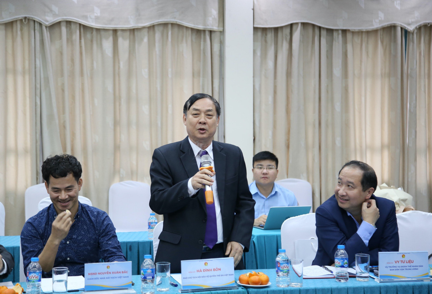 Các đại biểu trao đổi, thảo luận tại hội nghị. Các đại biểu trao đổi, thảo luận tại hội nghị.