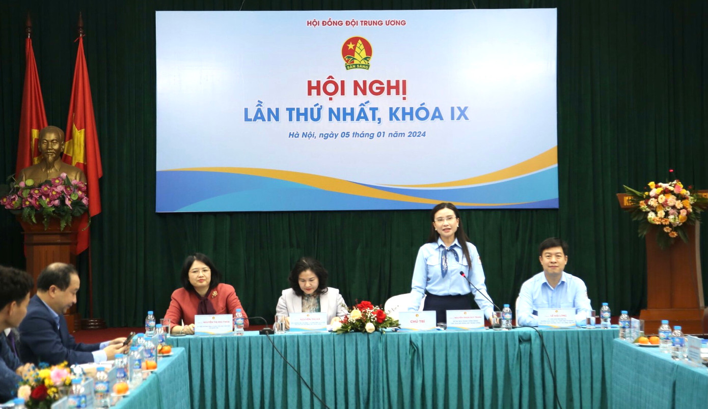 Chị Nguyễn Phạm Duy Trang - Bí thư T.Ư Đoàn, Chủ tịch Hội đồng Đội T.Ư trao đổi tại Hội nghị Chị Nguyễn Phạm Duy Trang - Bí thư T.Ư Đoàn, Chủ tịch Hội đồng Đội T.Ư trao đổi tại Hội nghị