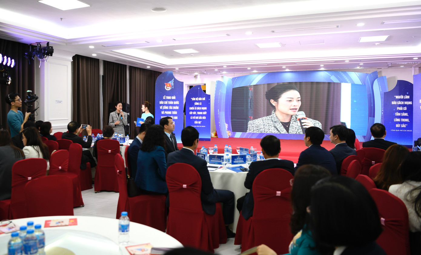 Các tác giả giao lưu tại chương trình Các tác giả giao lưu tại chương trình