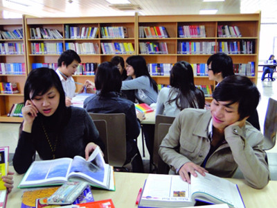 ĐH Dân lập Thăng Long cũng là mô hình thành công trong khối ĐH, CĐ ngoài công lập. ĐH Dân lập Thăng Long cũng là mô hình thành công trong khối ĐH, CĐ ngoài công lập