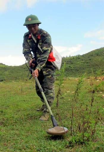 Dò, và xử lý tín hiện đến độ sau 7cm. Sau đó tiến hành dò bằng máy đến độ sâu 30cm 