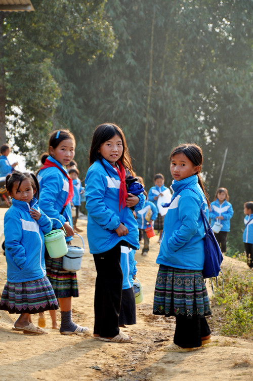 Ra về với tấm áo ấm mới