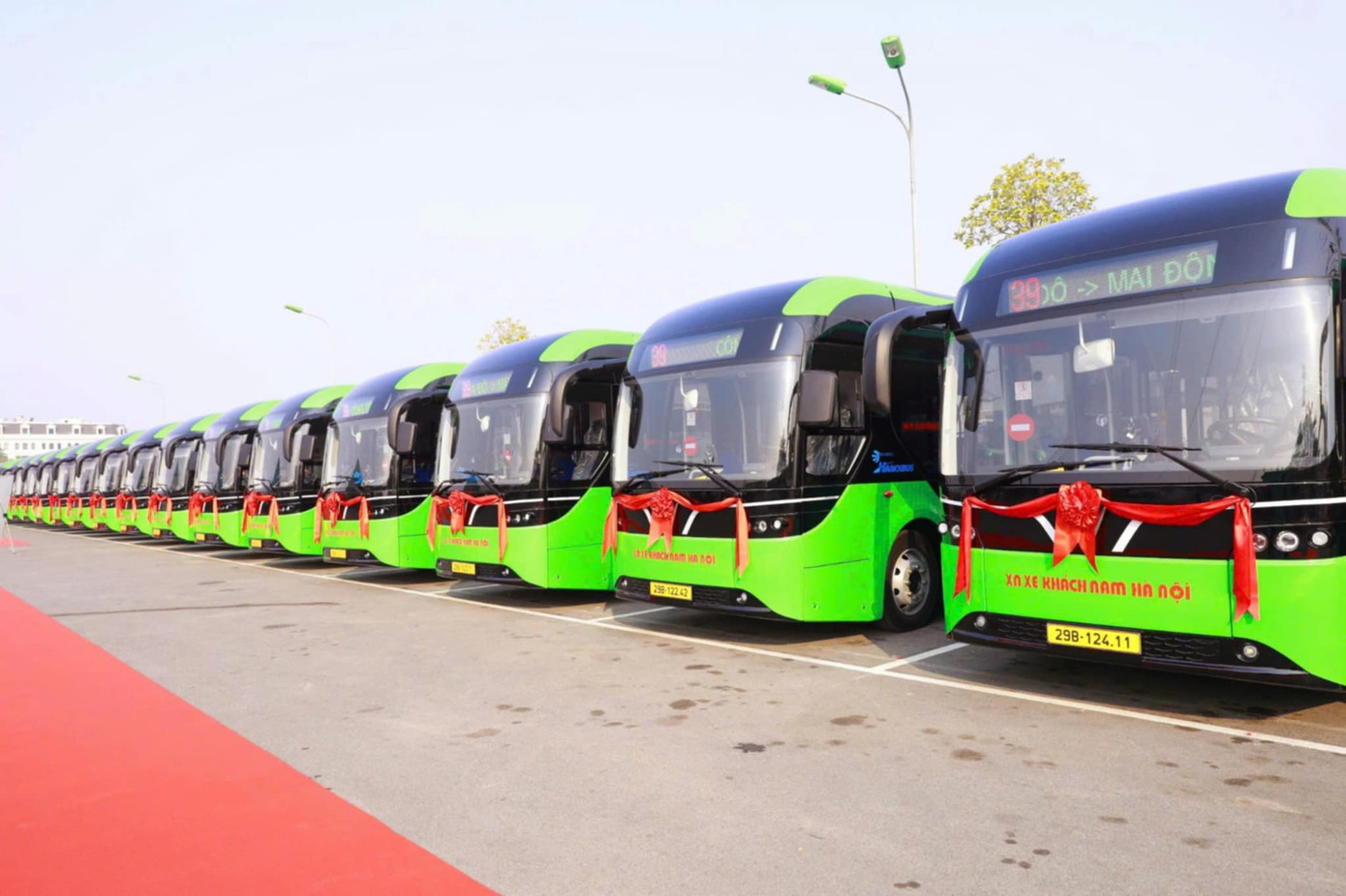 Xe buýt điện đã được chuẩn bị để thay thế xe buýt dầu hoạt động từ sáng 17/1.