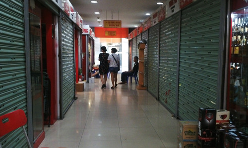 Vì sao chợ hạng sang cả ngày không có khách? ảnh 2