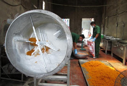 Kinh hoàng ruốc bẩn làm từ thịt gà thối ảnh 4