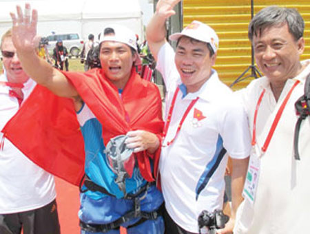 Tấm HCB đầy bất ngờ của Phan Thanh Nhiên. Tấm HCB đầy bất ngờ của Phan Thanh Nhiên