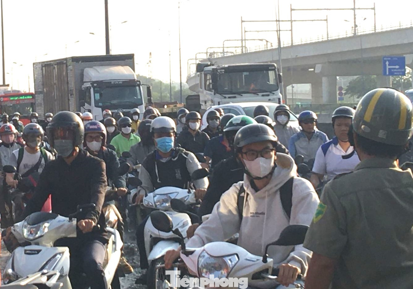 Vụ việc khiến giao thông qua khu vực bị ùn ứ Vụ việc khiến giao thông qua khu vực bị ùn ứ