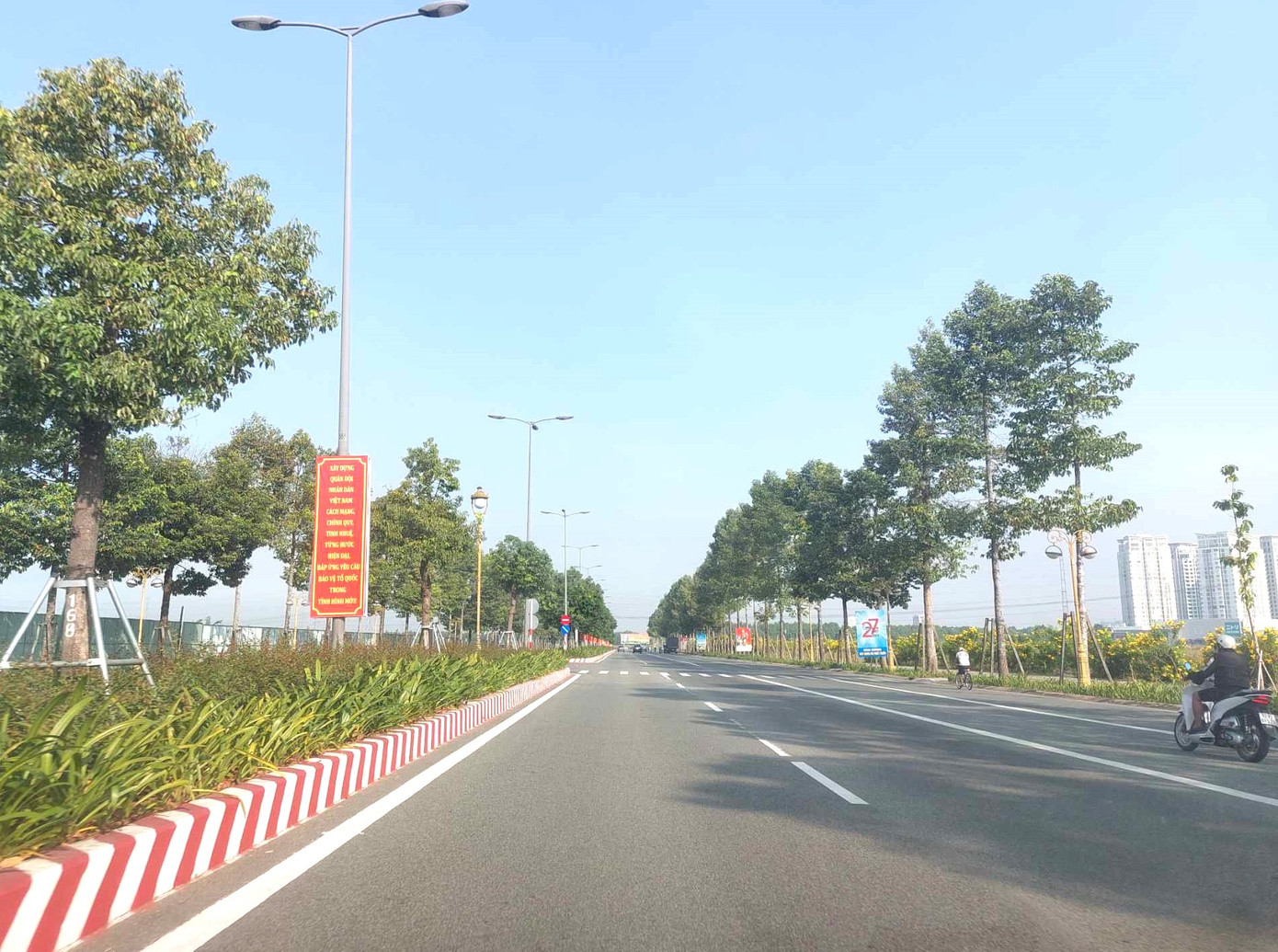 Đường Phạm Ngọc Thạch nối tiếp đường Hùng Vương được áp dụng camera giám sát đầu tiên tại Bình Dương. Đường Phạm Ngọc Thạch nối tiếp đường Hùng Vương được áp dụng camera giám sát đầu tiên tại Bình Dương.