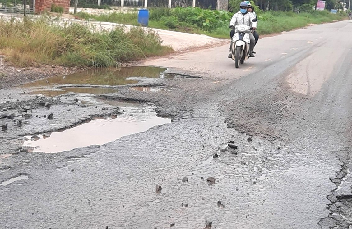 Tuyến ĐT.749A hẹp, xuống cấp nay được mở rộng đã nhận được sự đồng thuận rất cao từ người dân trong khu vực Tuyến ĐT.749A hẹp, xuống cấp nay được mở rộng đã nhận được sự đồng thuận rất cao từ người dân trong khu vực