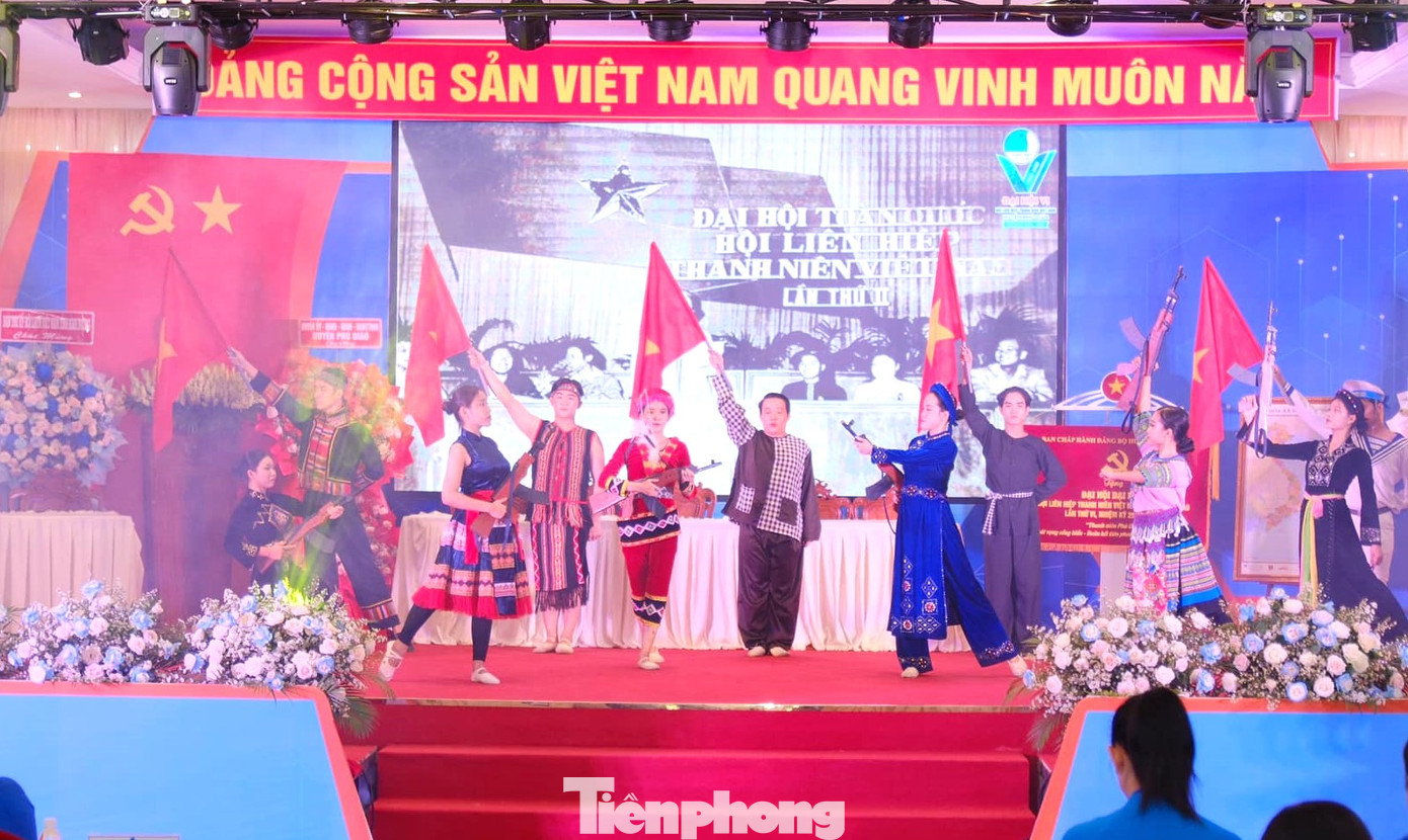 Tiết mục văn nghệ chào mừng Đại hội Hội LHTN Việt Nam huyện Phú Giáo.
