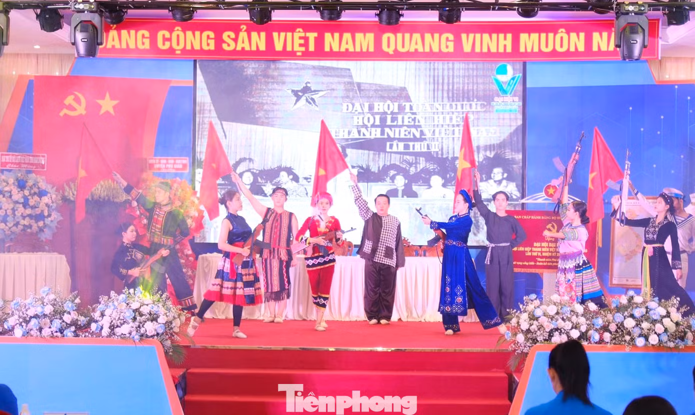 Tiết mục văn nghệ chào mừng Đại hội Hội LHTN Việt Nam huyện Phú Giáo.