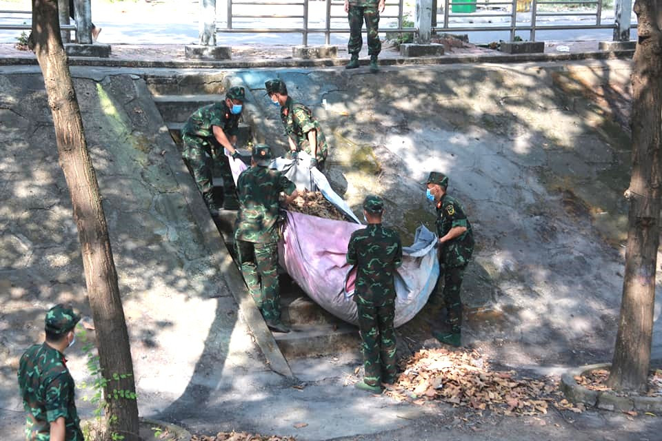 Cũng tại chương trình, các đơn vị tiến hành ký cam kết phối hợp tổ chức các hoạt động tham gia xây dựng văn minh đô thị trên địa bàn thành phố Thủ Dầu Một và “Thành phố không rác”. Cũng tại chương trình, các đơn vị tiến hành ký cam kết phối hợp tổ chức các hoạt động tham gia xây dựng văn minh đô thị trên địa bàn thành phố Thủ Dầu Một và “Thành phố không rác”.