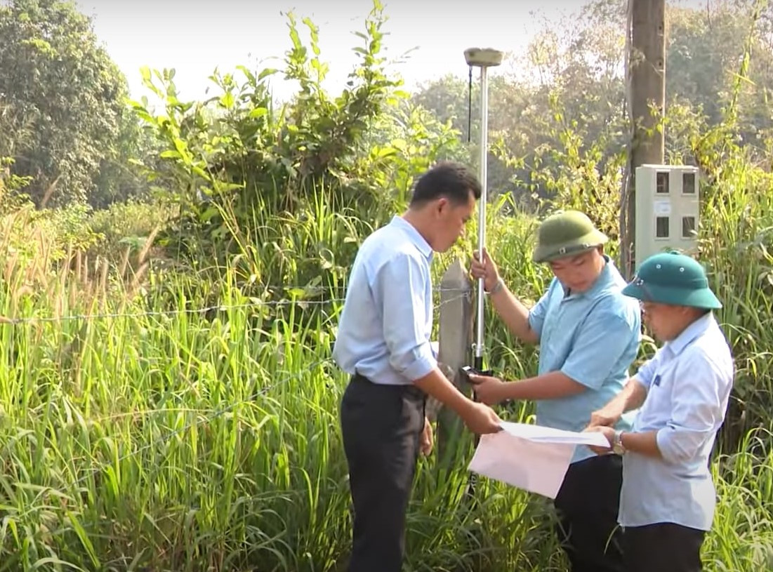 Lực lượng chức năng tiến hành đo đạc lộ giới dự án Vành đai 4 TPHCM đoạn qua Bình Dương Lực lượng chức năng tiến hành đo đạc lộ giới dự án Vành đai 4 TPHCM đoạn qua Bình Dương