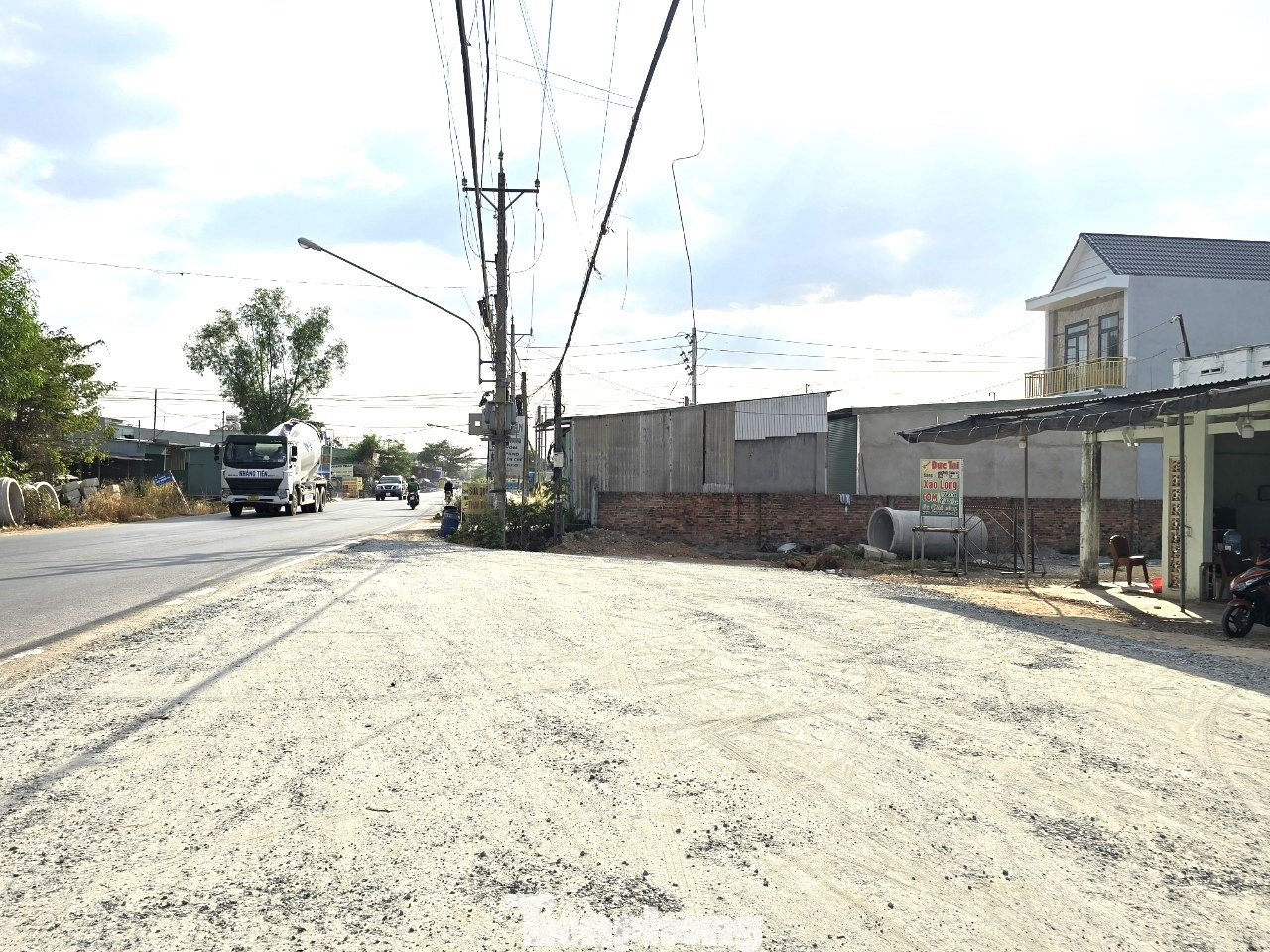 Nhà dân chưa được di dời ảnh hưởng đến tiến độ thi công dự án Nhà dân chưa được di dời ảnh hưởng đến tiến độ thi công dự án