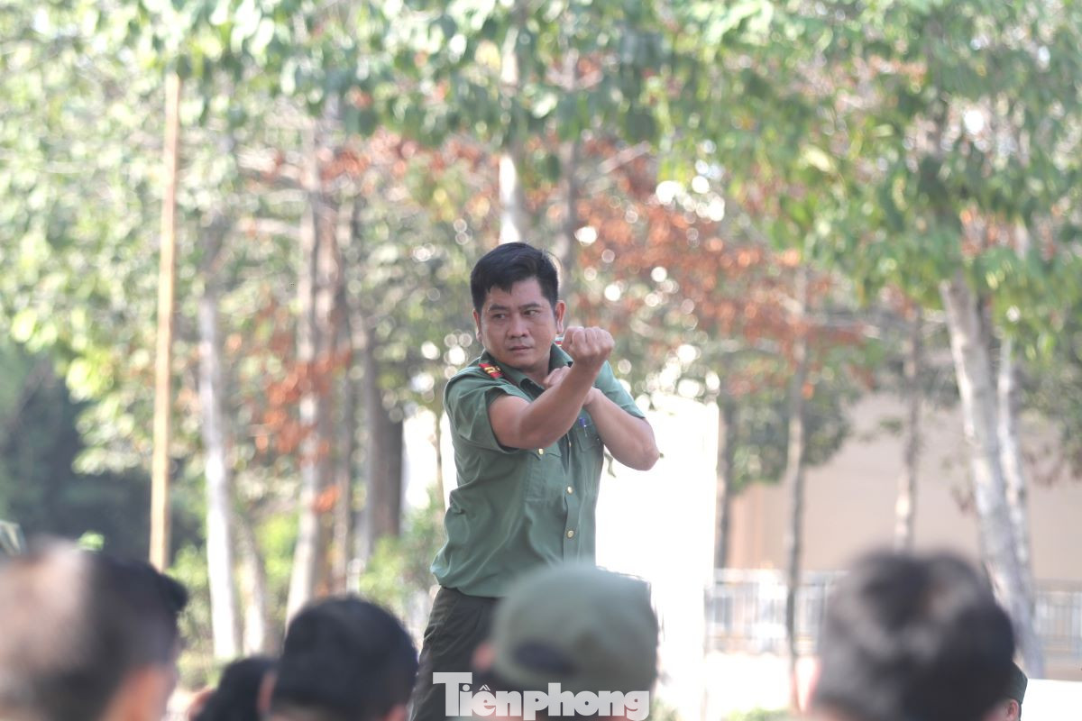 Lực lượng 113 bán chuyên trách này vừa được tỉnh Bình Dương thành lập, đây là mô hình đầu tiên và duy nhất hiện nay trên cả nước. Lực lượng này không thuộc biên chế của ngành công an mà do UBND các huyện, thị xã, thành phố trực thuộc tỉnh Bình Dương bố trí số lượng theo nhu cầu, dùng ngân sách địa phương để trả lương, trợ cấp.