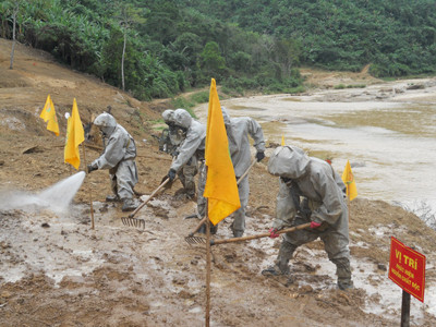 Tiêu tẩy, xử lý chất độc hóa học tại công trình thủy điện Sông Bung 4 (Quảng Nam)