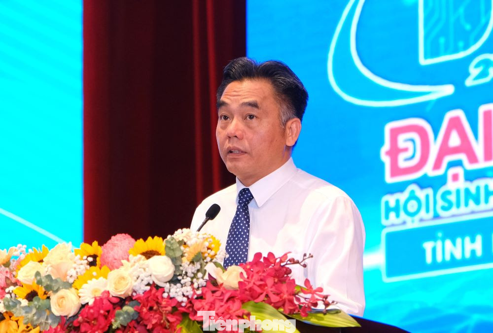 Phó Chủ tịch UBND tỉnh Bình Dương Nguyễn Lộc Hà phát biểu tại Đại hội Phó Chủ tịch UBND tỉnh Bình Dương Nguyễn Lộc Hà phát biểu tại Đại hội